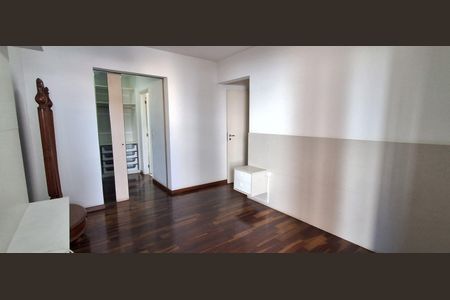 Apartamento à venda com 180m², 3 quartos e 3 vagasSuíte