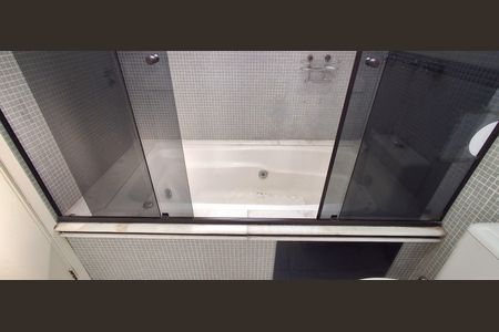 Apartamento à venda com 180m², 3 quartos e 3 vagasBanheiro Suíte