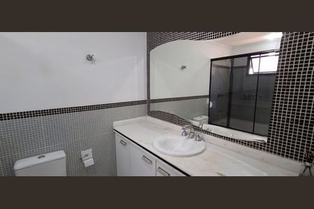 Apartamento à venda com 180m², 3 quartos e 3 vagasBanheiro Suíte