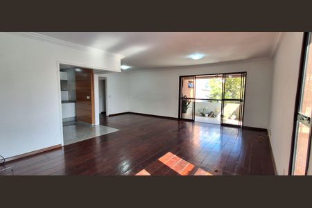 Apartamento à venda com 180m², 3 quartos e 3 vagasSala