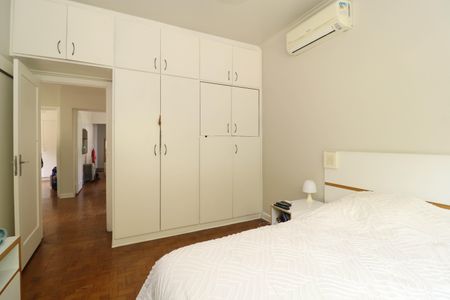Casa à venda com 300m², 4 quartos e 5 vagasQuarto 2
