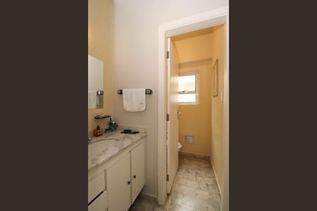 Lavabo de casa à venda com 4 quartos, 300m² em Sumaré, São Paulo