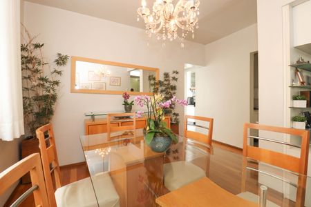 Casa à venda com 300m², 4 quartos e 5 vagasSala de Jantar