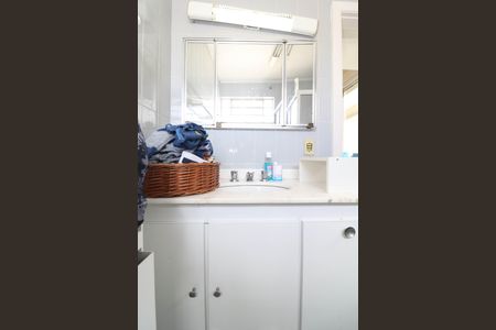 Casa à venda com 300m², 4 quartos e 5 vagasBanheiro da Suíte 2