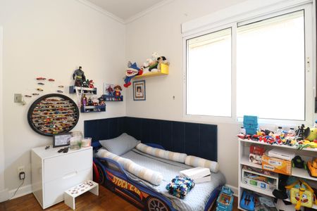 Casa à venda com 300m², 4 quartos e 5 vagasSuíte 2