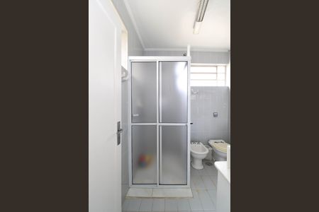 Casa à venda com 300m², 4 quartos e 5 vagasBanheiro da Suíte 2