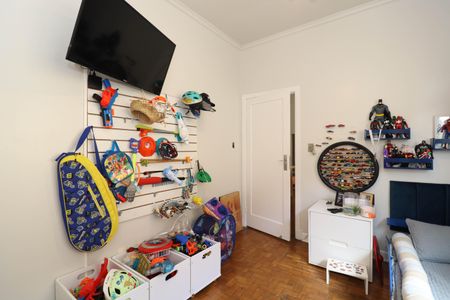 Casa à venda com 300m², 4 quartos e 5 vagasSuíte 2