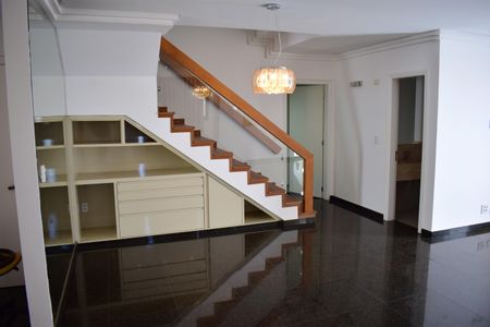 Apartamento para alugar com 253m², 4 quartos e 3 vagasSala