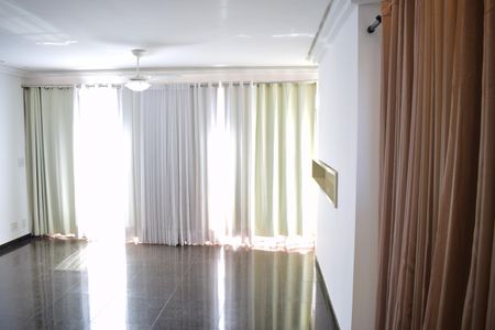 Apartamento para alugar com 253m², 4 quartos e 3 vagasSala