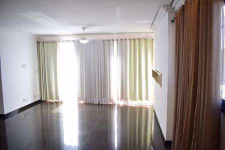 Apartamento para alugar com 253m², 4 quartos e 3 vagasSala