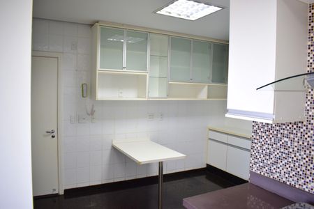 Apartamento para alugar com 253m², 4 quartos e 3 vagasCozinha