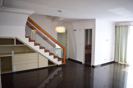 Apartamento para alugar com 253m², 4 quartos e 3 vagasSala