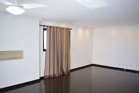 Apartamento para alugar com 253m², 4 quartos e 3 vagasSala