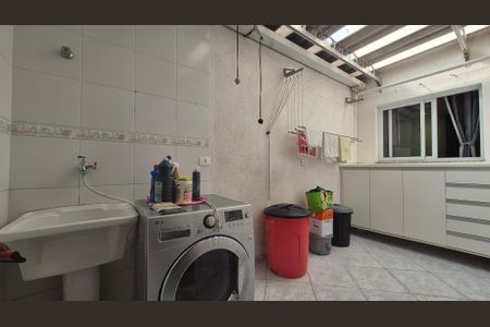 Apartamento à venda com 93m², 3 quartos e 2 vagasLavanderia