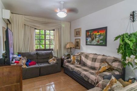 Sala de casa à venda com 3 quartos, 120m² em Hípica, Porto Alegre