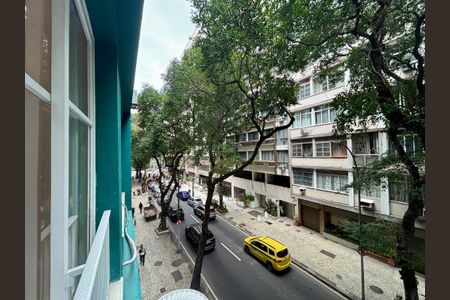 Apartamento à venda com 120m², 3 quartos e 1 vaga Apartamento à venda com 120m², 3 quartos e 1 vagaSala