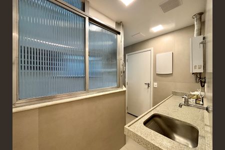 Apartamento à venda com 120m², 3 quartos e 1 vaga Apartamento à venda com 120m², 3 quartos e 1 vagaÁrea de serviço