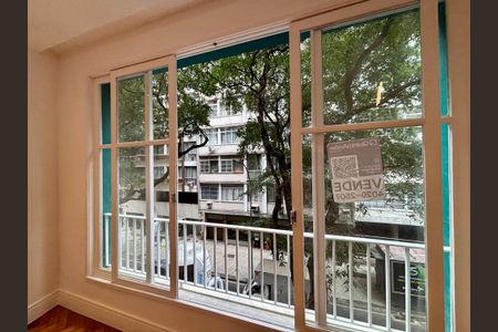 Apartamento à venda com 120m², 3 quartos e 1 vaga Apartamento à venda com 120m², 3 quartos e 1 vagaPlaca