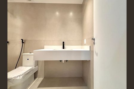 Apartamento à venda com 120m², 3 quartos e 1 vaga Apartamento à venda com 120m², 3 quartos e 1 vagaBanheiro da Suíte