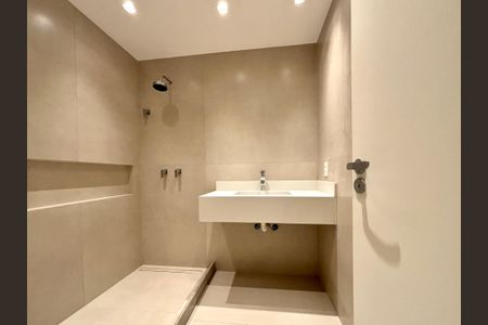 Apartamento à venda com 120m², 3 quartos e 1 vaga Apartamento à venda com 120m², 3 quartos e 1 vagaBanheiro social