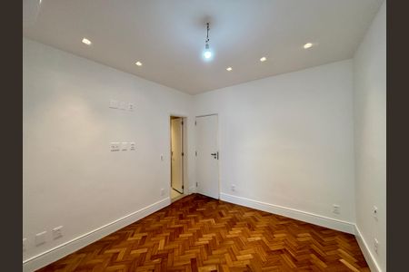 Apartamento à venda com 120m², 3 quartos e 1 vaga Apartamento à venda com 120m², 3 quartos e 1 vagaSuíte
