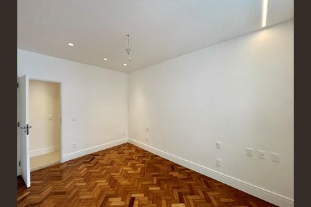 Quarto 1 de apartamento à venda com 3 quartos, 120m² em Copacabana, Rio de Janeiro