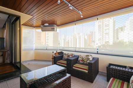 Apartamento à venda com 340m², 4 quartos e 5 vagas Apartamento à venda com 340m², 4 quartos e 5 vagasVaranda da Sala