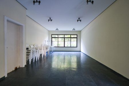 Apartamento à venda com 340m², 4 quartos e 5 vagas Apartamento à venda com 340m², 4 quartos e 5 vagasÁrea comum - Salão de festas
