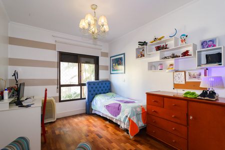 Apartamento à venda com 340m², 4 quartos e 5 vagas Apartamento à venda com 340m², 4 quartos e 5 vagasSuíte 2