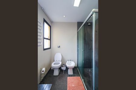 Apartamento à venda com 340m², 4 quartos e 5 vagas Apartamento à venda com 340m², 4 quartos e 5 vagasBanheiro da Suíte 1