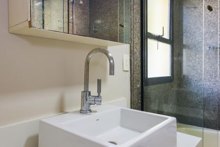 Apartamento à venda com 340m², 4 quartos e 5 vagas Apartamento à venda com 340m², 4 quartos e 5 vagasBanheiro da Suíte 4