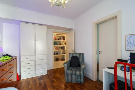 Apartamento à venda com 340m², 4 quartos e 5 vagas Apartamento à venda com 340m², 4 quartos e 5 vagasSuíte 2