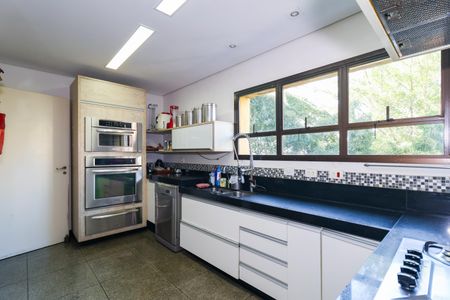 Apartamento à venda com 340m², 4 quartos e 5 vagas Apartamento à venda com 340m², 4 quartos e 5 vagasCozinha