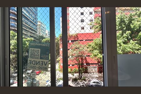 Apartamento à venda com 85m², 2 quartos e sem vaga Apartamento à venda com 85m², 2 quartos e sem vagaPlaca