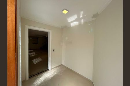 Casa à venda com 3 quartos, 323m² em Cidade Mãe do Céu, São Paulo