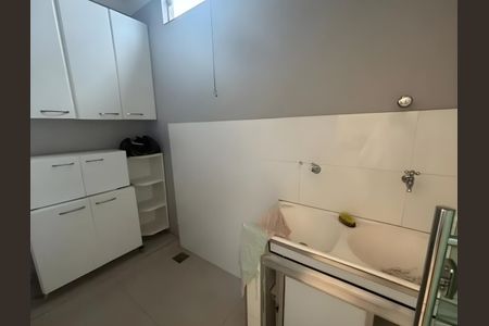 Casa para alugar com 95m², 2 quartos e 1 vaga Casa para alugar com 95m², 2 quartos e 1 vagaLavanderia