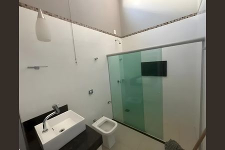 Casa para alugar com 95m², 2 quartos e 1 vaga Casa para alugar com 95m², 2 quartos e 1 vagaBanheiro