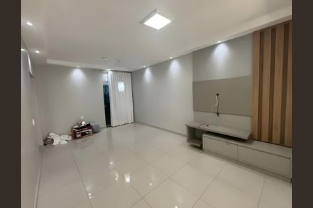 Casa para alugar com 95m², 2 quartos e 1 vaga Casa para alugar com 95m², 2 quartos e 1 vagaSala