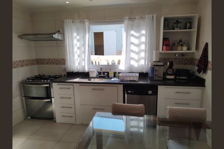 Casa à venda com 250m², 2 quartos e 2 vagasCozinha