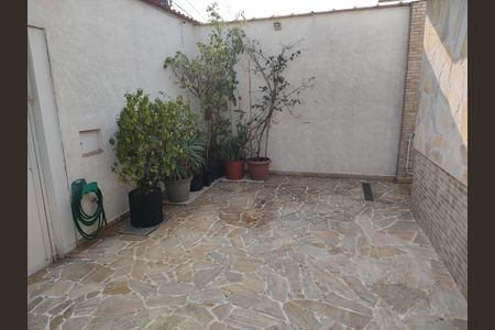 Casa à venda com 250m², 2 quartos e 2 vagasQuintal