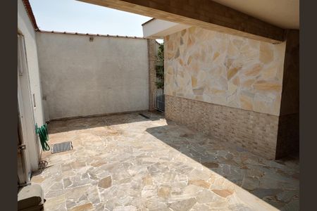 Casa à venda com 250m², 2 quartos e 2 vagasQuintal