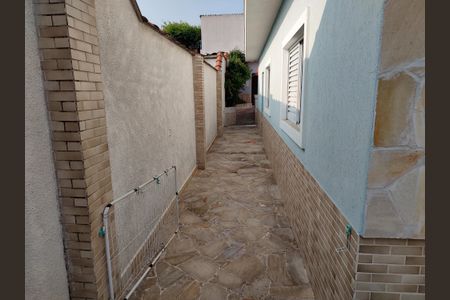 Casa à venda com 250m², 2 quartos e 2 vagasCorredor externo