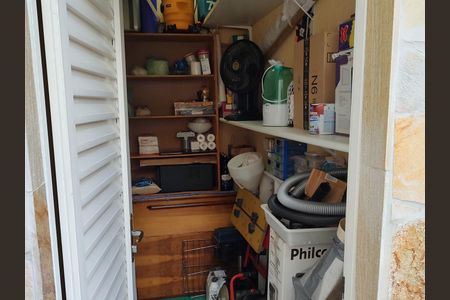 Casa à venda com 250m², 2 quartos e 2 vagasQuarto de Serviço