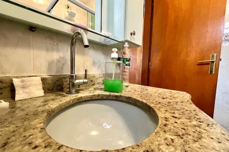 Casa à venda com 107m², 3 quartos e 2 vagasBanheiro da Suíte