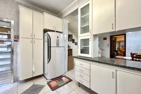 Casa à venda com 107m², 3 quartos e 2 vagas Casa à venda com 107m², 3 quartos e 2 vagasCozinha