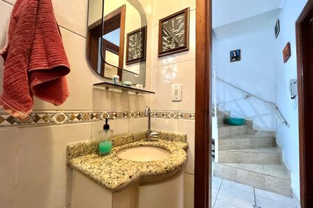 Casa à venda com 107m², 3 quartos e 2 vagasLavabo