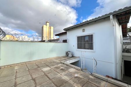 Casa à venda com 107m², 3 quartos e 2 vagasÁrea externa