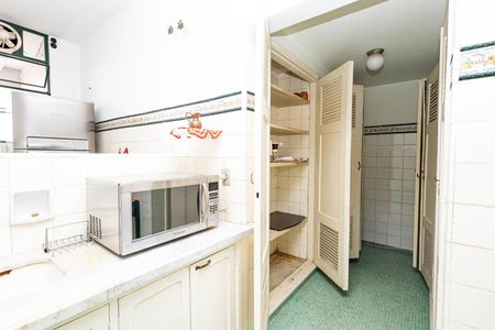 Apartamento para alugar com 385m², 3 quartos e 2 vagas Apartamento para alugar com 385m², 3 quartos e 2 vagasCozinha