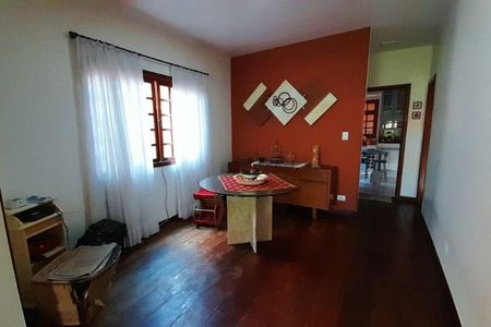Casa à venda com 3 quartos, 174m² em Jardim das Vertentes, São Paulo
