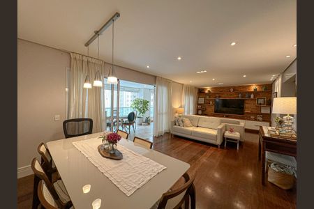 Apartamento à venda com 156m², 3 quartos e 2 vagas Apartamento à venda com 156m², 3 quartos e 2 vagasSala